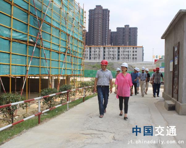 南昌市質(zhì)監(jiān)站領(lǐng)導(dǎo)蒞臨象湖隧道、九洲高架安置房項目檢查指導(dǎo)工作